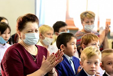 В новогоднем графике Ильдара Искакова